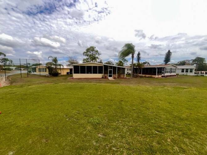 19279 Meadowbrook Ct., North Fort Myers, Florida 33903, 2 Bedrooms Bedrooms, ,2 BathroomsBathrooms,Mobile/manufactured,For Sale,Meadowbrook Ct.,11675798