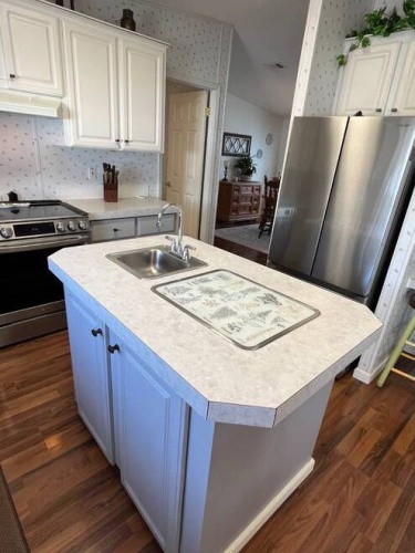 10843 Moss Creek Ct, North Fort Myers, Florida 33903, 3 Bedrooms Bedrooms, ,2 BathroomsBathrooms,Mobile/manufactured,For Sale,Moss Creek Ct,11676672