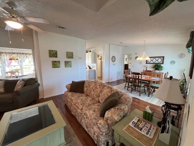 10843 Moss Creek Ct, North Fort Myers, Florida 33903, 3 Bedrooms Bedrooms, ,2 BathroomsBathrooms,Mobile/manufactured,For Sale,Moss Creek Ct,11676672