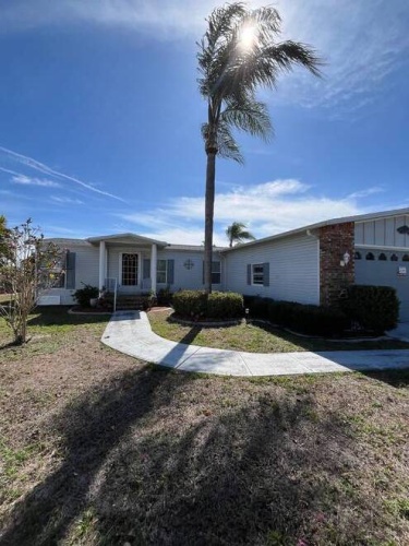 19522 Ravines Ct, North Fort Myers, Florida 33903, 2 Bedrooms Bedrooms, ,2 BathroomsBathrooms,Mobile/manufactured,For Sale,Ravines Ct,11676681