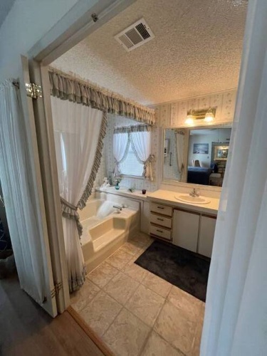 19522 Ravines Ct, North Fort Myers, Florida 33903, 2 Bedrooms Bedrooms, ,2 BathroomsBathrooms,Mobile/manufactured,For Sale,Ravines Ct,11676681