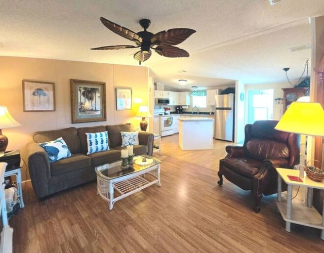 240 Allamanda Circle, Venice, Florida 34285, 2 Bedrooms Bedrooms, ,2 BathroomsBathrooms,Mobile/manufactured,For Sale,Allamanda Circle,11677850