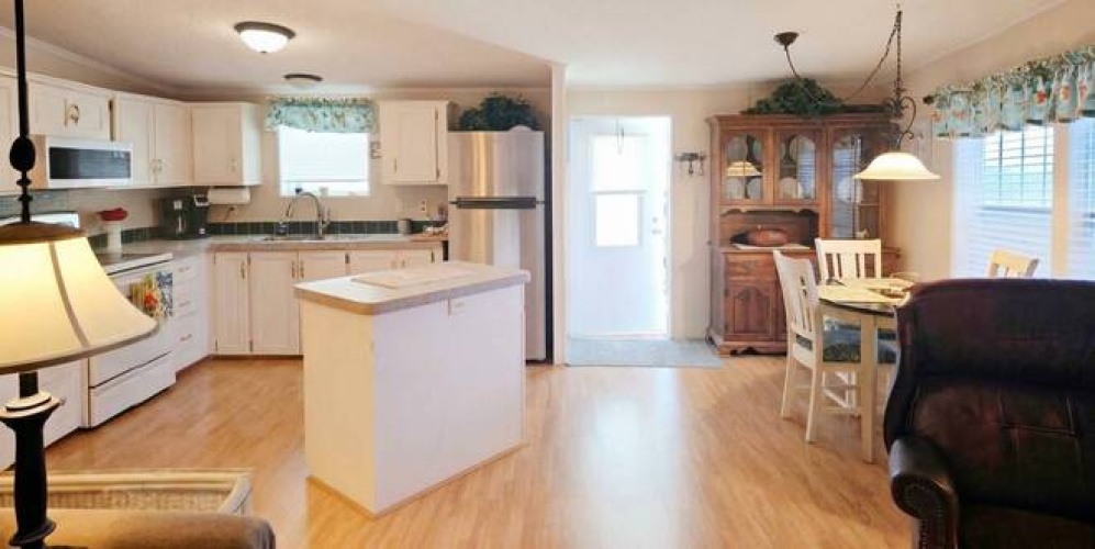 240 Allamanda Circle, Venice, Florida 34285, 2 Bedrooms Bedrooms, ,2 BathroomsBathrooms,Mobile/manufactured,For Sale,Allamanda Circle,11677850