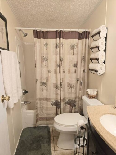 240 Allamanda Circle, Venice, Florida 34285, 2 Bedrooms Bedrooms, ,2 BathroomsBathrooms,Mobile/manufactured,For Sale,Allamanda Circle,11677850