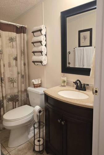 240 Allamanda Circle, Venice, Florida 34285, 2 Bedrooms Bedrooms, ,2 BathroomsBathrooms,Mobile/manufactured,For Sale,Allamanda Circle,11677850