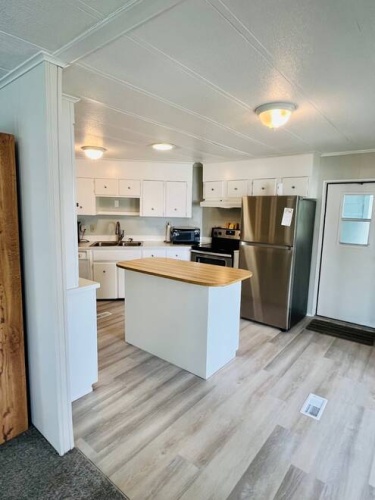 19436 Bermuda Ct., North Fort Myers, Florida 33903, 2 Bedrooms Bedrooms, ,1 BathroomBathrooms,Mobile/manufactured,For Sale,Bermuda Ct.,11686212