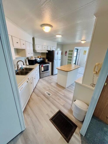 19436 Bermuda Ct., North Fort Myers, Florida 33903, 2 Bedrooms Bedrooms, ,1 BathroomBathrooms,Mobile/manufactured,For Sale,Bermuda Ct.,11686212