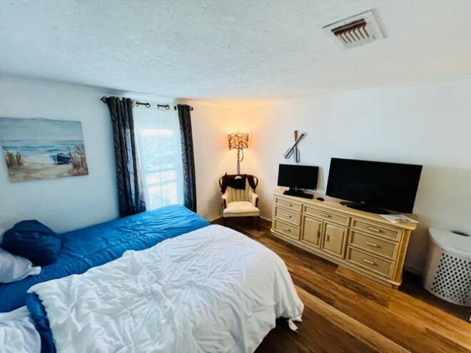 19261 Cedar Crest Ct, North Fort Myers, Florida 33903, 2 Bedrooms Bedrooms, ,2 BathroomsBathrooms,Mobile/manufactured,For Sale,Cedar Crest Ct,11600466