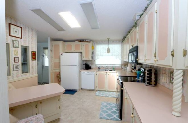 5471 Kingsbridge Dr, Sarasota, Florida 34241, 2 Bedrooms Bedrooms, ,2 BathroomsBathrooms,Mobile/manufactured,For Sale,Kingsbridge Dr,11590869