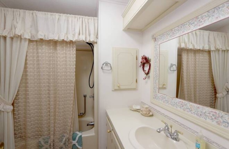 5471 Kingsbridge Dr, Sarasota, Florida 34241, 2 Bedrooms Bedrooms, ,2 BathroomsBathrooms,Mobile/manufactured,For Sale,Kingsbridge Dr,11590869