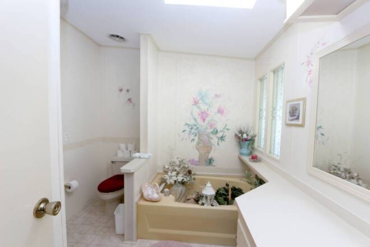 5471 Kingsbridge Dr, Sarasota, Florida 34241, 2 Bedrooms Bedrooms, ,2 BathroomsBathrooms,Mobile/manufactured,For Sale,Kingsbridge Dr,11590869