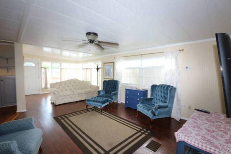 3115 Saralake Dr N, Sarasota, Florida 34239, 1 Bedroom Bedrooms, ,1 BathroomBathrooms,Mobile/manufactured,For Sale,Saralake Dr N,11689073