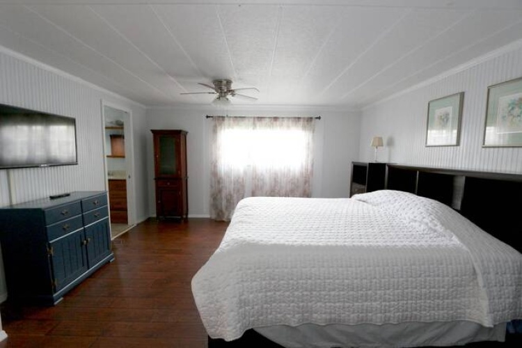 3115 Saralake Dr N, Sarasota, Florida 34239, 1 Bedroom Bedrooms, ,1 BathroomBathrooms,Mobile/manufactured,For Sale,Saralake Dr N,11689073