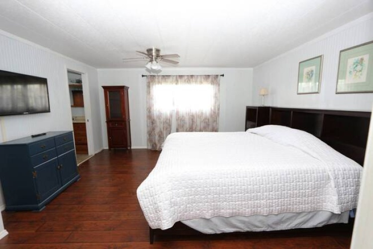 3115 Saralake Dr N, Sarasota, Florida 34239, 1 Bedroom Bedrooms, ,1 BathroomBathrooms,Mobile/manufactured,For Sale,Saralake Dr N,11689073