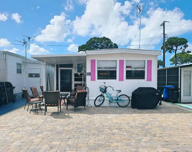 118 Bay St, Venice, Florida 34285, 2 Bedrooms Bedrooms, ,1 BathroomBathrooms,Mobile/manufactured,For Sale,Bay St,11690271