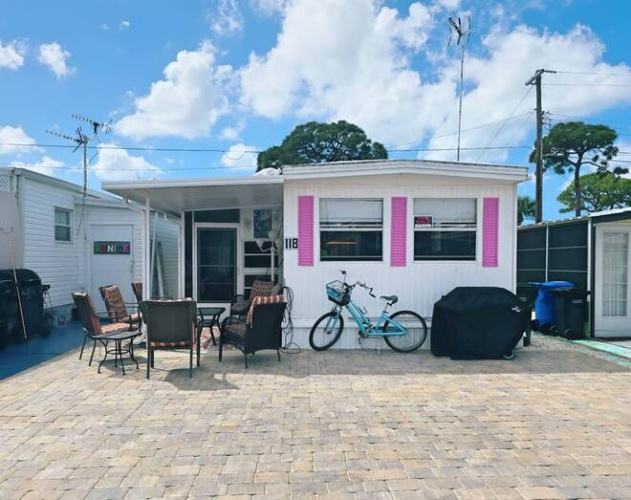 118 Bay St, Venice, Florida 34285, 2 Bedrooms Bedrooms, ,1 BathroomBathrooms,Mobile/manufactured,For Sale,Bay St,11690271