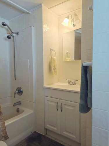 118 Bay St, Venice, Florida 34285, 2 Bedrooms Bedrooms, ,1 BathroomBathrooms,Mobile/manufactured,For Sale,Bay St,11690271