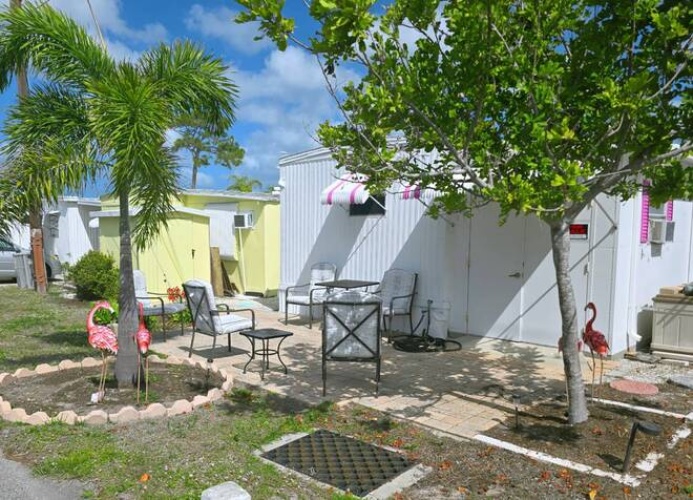 118 Bay St, Venice, Florida 34285, 2 Bedrooms Bedrooms, ,1 BathroomBathrooms,Mobile/manufactured,For Sale,Bay St,11690271