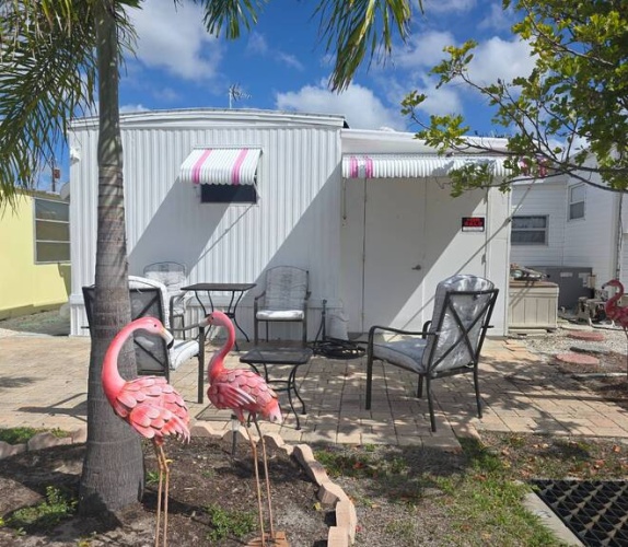 118 Bay St, Venice, Florida 34285, 2 Bedrooms Bedrooms, ,1 BathroomBathrooms,Mobile/manufactured,For Sale,Bay St,11690271