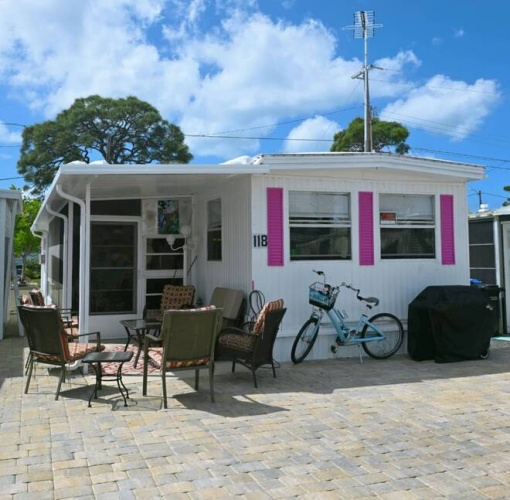 118 Bay St, Venice, Florida 34285, 2 Bedrooms Bedrooms, ,1 BathroomBathrooms,Mobile/manufactured,For Sale,Bay St,11690271