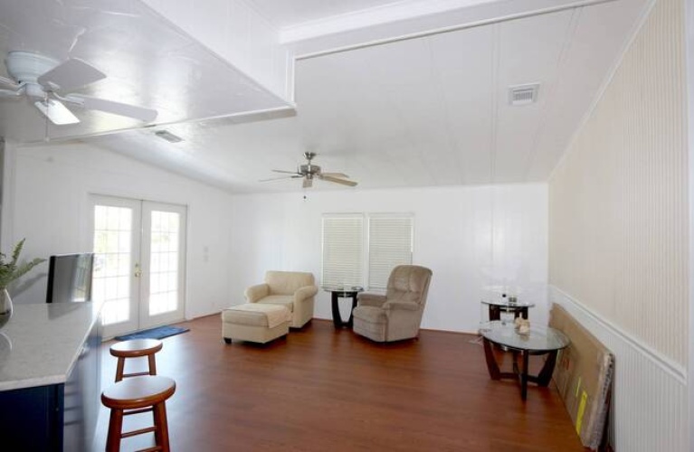 5688 Halifax Dr, Sarasota, Florida 34233, 2 Bedrooms Bedrooms, ,2 BathroomsBathrooms,Mobile/manufactured,For Sale,Halifax Dr,11506937