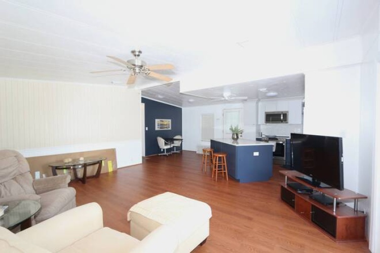 5688 Halifax Dr, Sarasota, Florida 34233, 2 Bedrooms Bedrooms, ,2 BathroomsBathrooms,Mobile/manufactured,For Sale,Halifax Dr,11506937