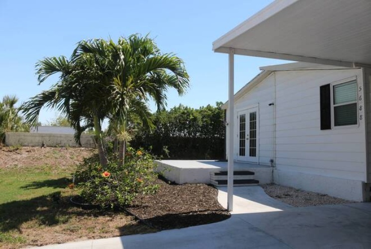 5688 Halifax Dr, Sarasota, Florida 34233, 2 Bedrooms Bedrooms, ,2 BathroomsBathrooms,Mobile/manufactured,For Sale,Halifax Dr,11506937