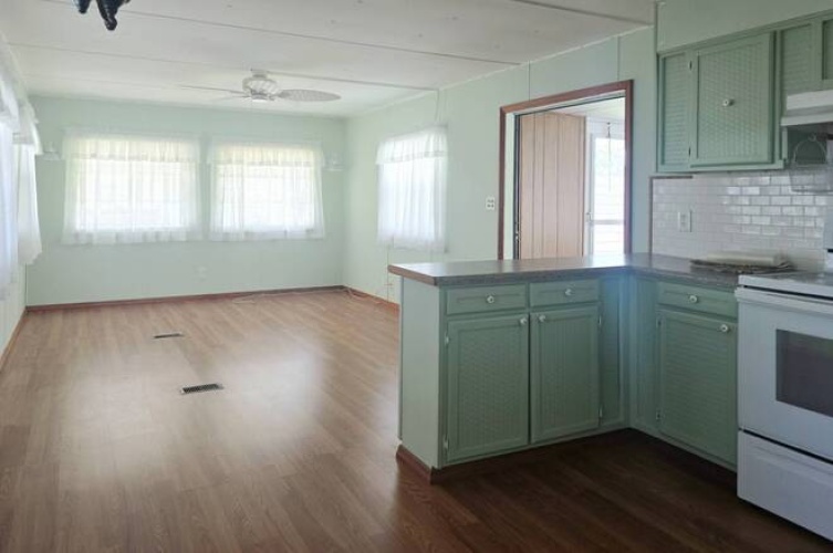 131 5th St West, Nokomis, Florida 34275, 2 Bedrooms Bedrooms, ,2 BathroomsBathrooms,Mobile/manufactured,For Sale,5th St West,11695454