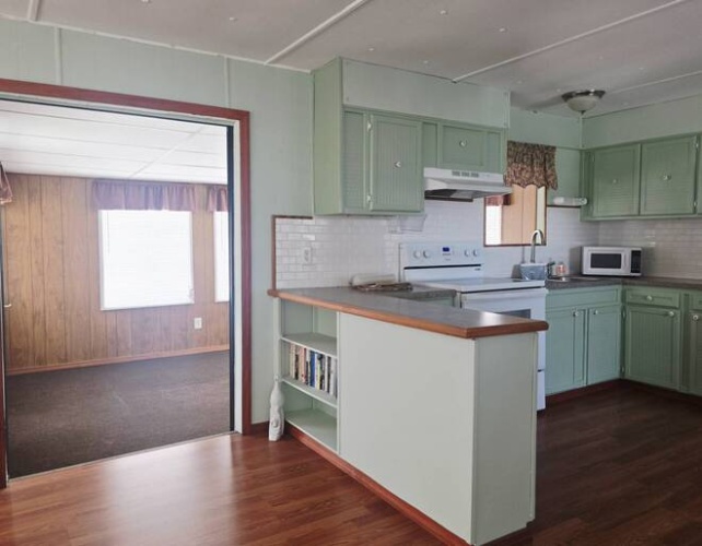 131 5th St West, Nokomis, Florida 34275, 2 Bedrooms Bedrooms, ,2 BathroomsBathrooms,Mobile/manufactured,For Sale,5th St West,11695454