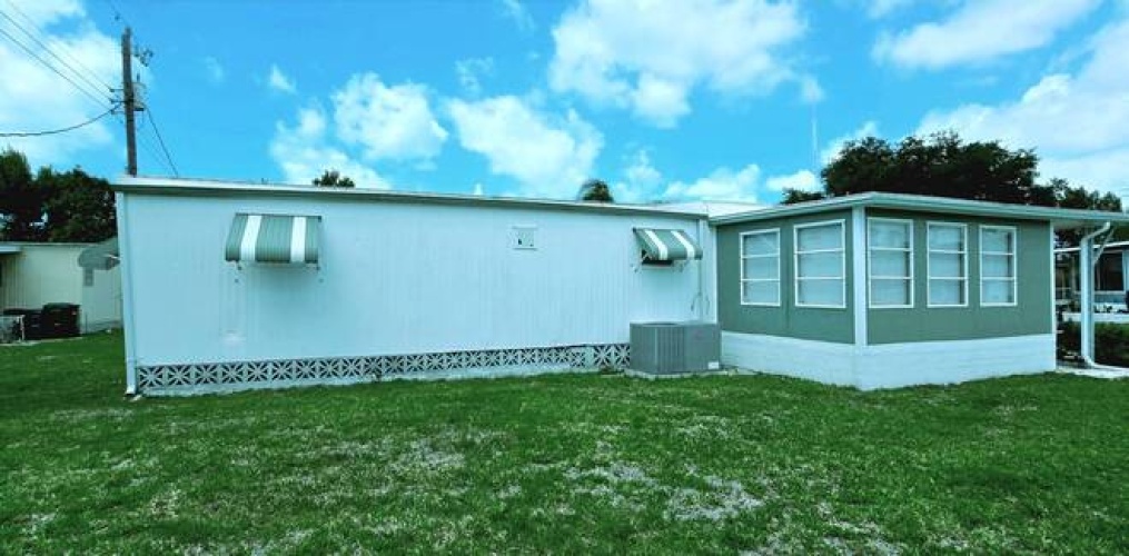 131 5th St West, Nokomis, Florida 34275, 2 Bedrooms Bedrooms, ,2 BathroomsBathrooms,Mobile/manufactured,For Sale,5th St West,11695454