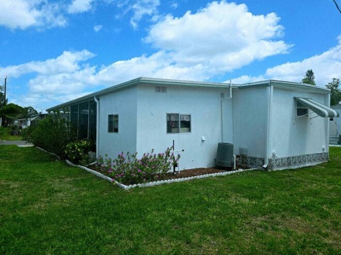 131 5th St West, Nokomis, Florida 34275, 2 Bedrooms Bedrooms, ,2 BathroomsBathrooms,Mobile/manufactured,For Sale,5th St West,11695454
