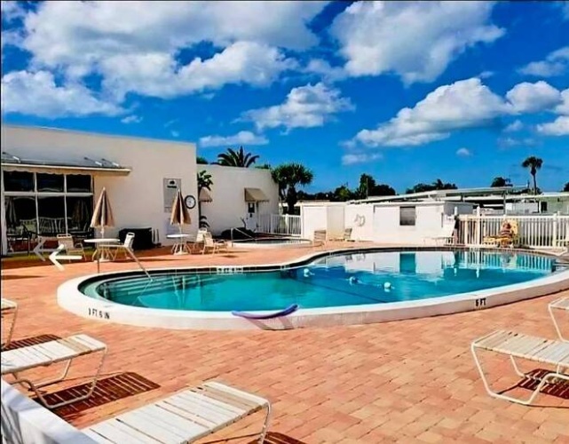 131 5th St West, Nokomis, Florida 34275, 2 Bedrooms Bedrooms, ,2 BathroomsBathrooms,Mobile/manufactured,For Sale,5th St West,11695454