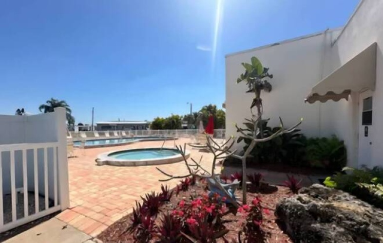 131 5th St West, Nokomis, Florida 34275, 2 Bedrooms Bedrooms, ,2 BathroomsBathrooms,Mobile/manufactured,For Sale,5th St West,11695454