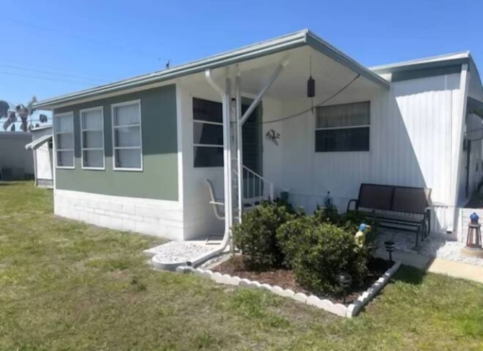 131 5th St West, Nokomis, Florida 34275, 2 Bedrooms Bedrooms, ,2 BathroomsBathrooms,Mobile/manufactured,For Sale,5th St West,11695454
