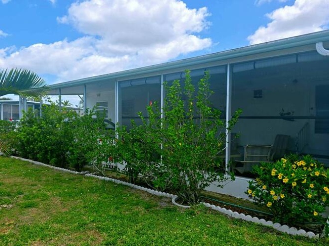 131 5th St West, Nokomis, Florida 34275, 2 Bedrooms Bedrooms, ,2 BathroomsBathrooms,Mobile/manufactured,For Sale,5th St West,11695454