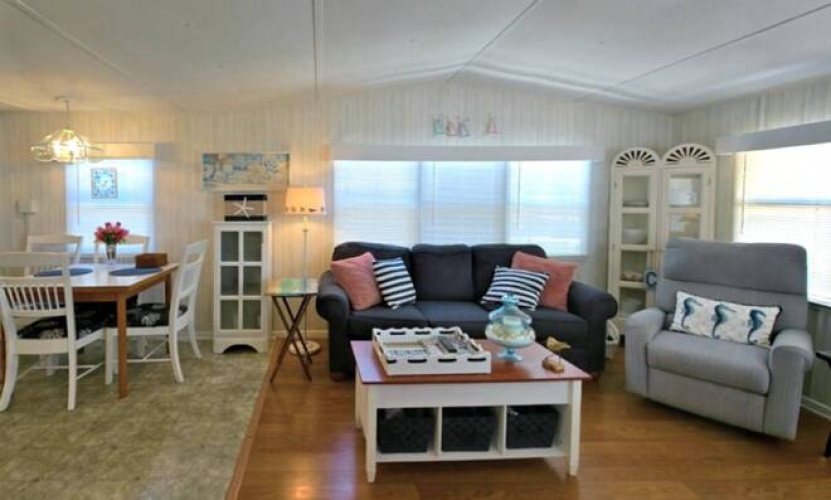 80 Palm Ave, Venice, Florida 34285, 1 Bedroom Bedrooms, ,1 BathroomBathrooms,Mobile/manufactured,For Sale,Palm Ave,11732148