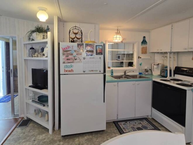 80 Palm Ave, Venice, Florida 34285, 1 Bedroom Bedrooms, ,1 BathroomBathrooms,Mobile/manufactured,For Sale,Palm Ave,11732148