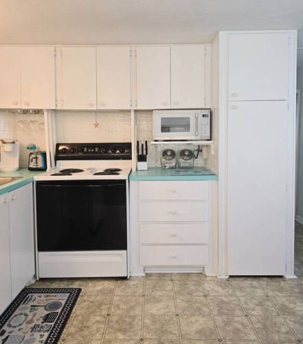 80 Palm Ave, Venice, Florida 34285, 1 Bedroom Bedrooms, ,1 BathroomBathrooms,Mobile/manufactured,For Sale,Palm Ave,11732148