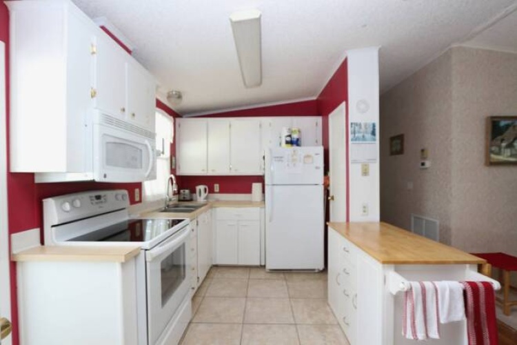 5700 Axminster Dr, Sarasota, Florida 34241, 2 Bedrooms Bedrooms, ,2 BathroomsBathrooms,Mobile/manufactured,For Sale,Axminster Dr,11738830