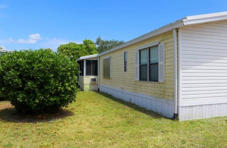 5700 Axminster Dr, Sarasota, Florida 34241, 2 Bedrooms Bedrooms, ,2 BathroomsBathrooms,Mobile/manufactured,For Sale,Axminster Dr,11738830