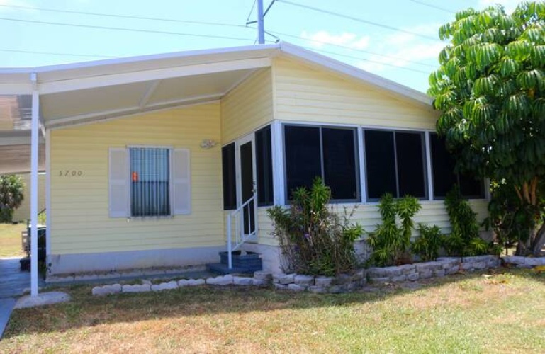 5700 Axminster Dr, Sarasota, Florida 34241, 2 Bedrooms Bedrooms, ,2 BathroomsBathrooms,Mobile/manufactured,For Sale,Axminster Dr,11738830
