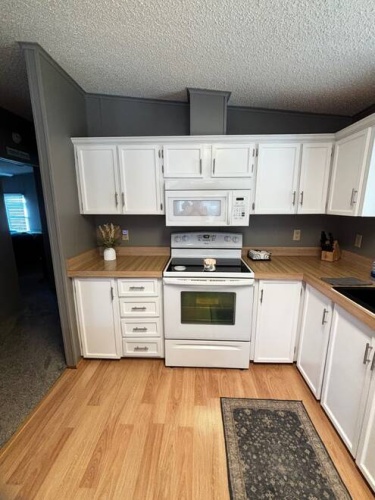 1640 S Scenic Highway, Frostproof, Florida 33843, 2 Bedrooms Bedrooms, ,2 BathroomsBathrooms,Mobile/manufactured,For Sale,S Scenic Highway,11738894