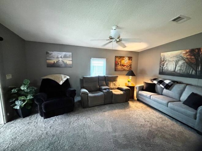 1640 S Scenic Highway, Frostproof, Florida 33843, 2 Bedrooms Bedrooms, ,2 BathroomsBathrooms,Mobile/manufactured,For Sale,S Scenic Highway,11738894