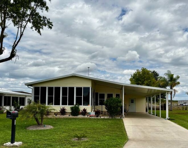 1640 S Scenic Highway, Frostproof, Florida 33843, 2 Bedrooms Bedrooms, ,2 BathroomsBathrooms,Mobile/manufactured,For Sale,S Scenic Highway,11738894