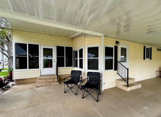 1640 S Scenic Highway, Frostproof, Florida 33843, 2 Bedrooms Bedrooms, ,2 BathroomsBathrooms,Mobile/manufactured,For Sale,S Scenic Highway,11738894