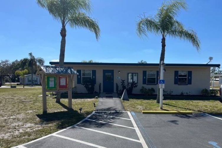 1640 S Scenic Highway, Frostproof, Florida 33843, 2 Bedrooms Bedrooms, ,2 BathroomsBathrooms,Mobile/manufactured,For Sale,S Scenic Highway,11738894