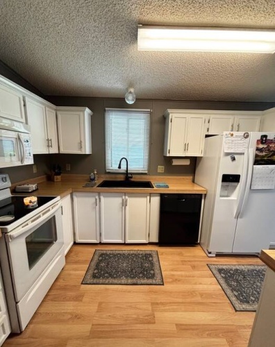 1640 S Scenic Highway, Frostproof, Florida 33843, 2 Bedrooms Bedrooms, ,2 BathroomsBathrooms,Mobile/manufactured,For Sale,S Scenic Highway,11738894