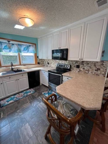 19427 SummerTree Ct, North Fort Myers, Florida 33903, 2 Bedrooms Bedrooms, ,2 BathroomsBathrooms,Mobile/manufactured,For Sale,SummerTree Ct,11740785