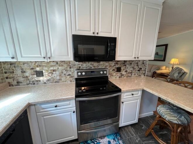 19427 SummerTree Ct, North Fort Myers, Florida 33903, 2 Bedrooms Bedrooms, ,2 BathroomsBathrooms,Mobile/manufactured,For Sale,SummerTree Ct,11740785