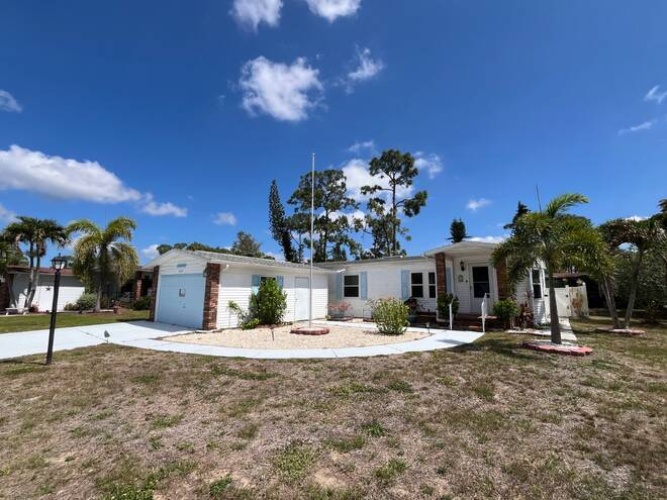 19427 SummerTree Ct, North Fort Myers, Florida 33903, 2 Bedrooms Bedrooms, ,2 BathroomsBathrooms,Mobile/manufactured,For Sale,SummerTree Ct,11740785